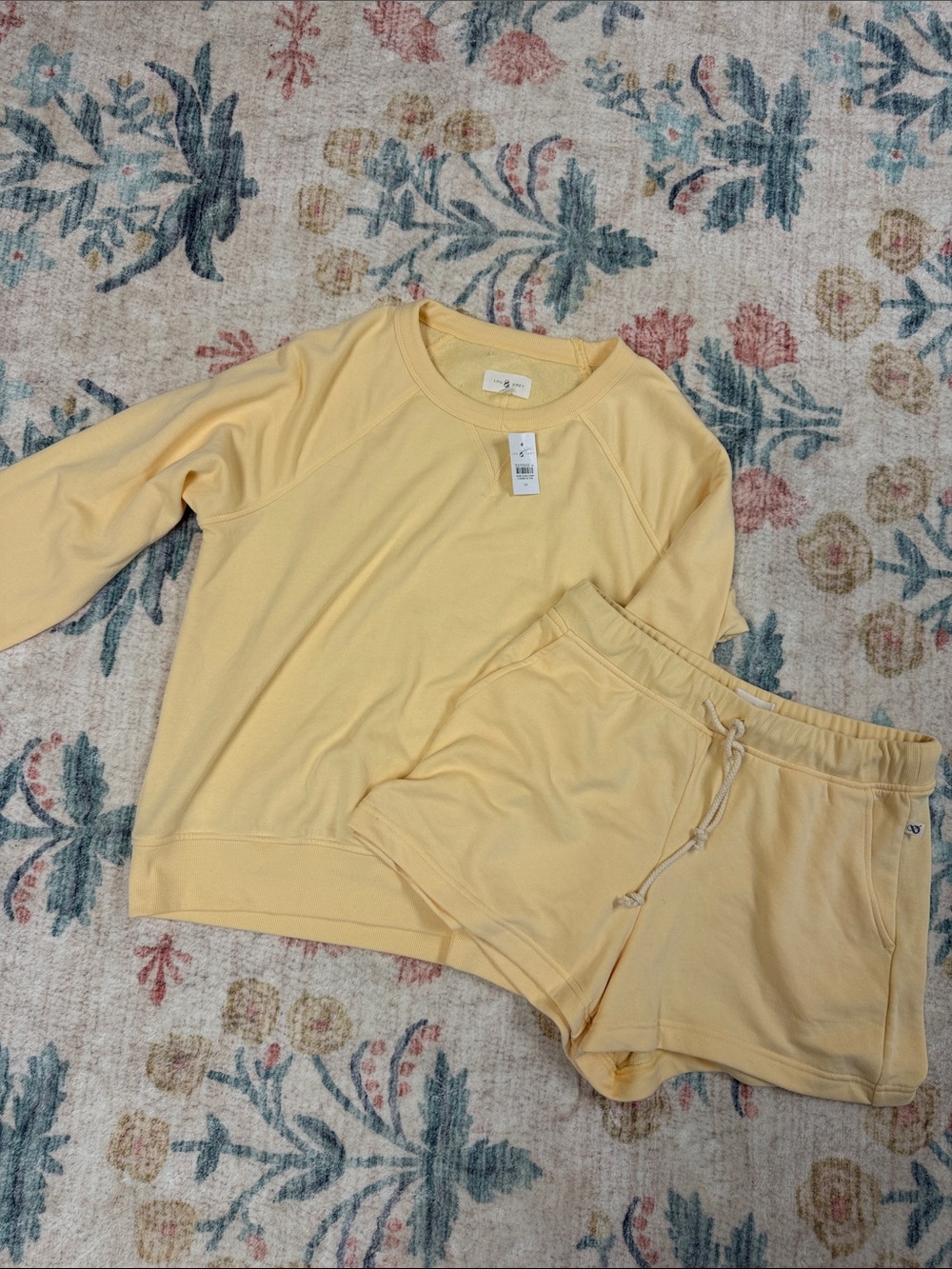 Lou & Grey Pale butter yellow matching set - Shorts & Long Sleeve Top